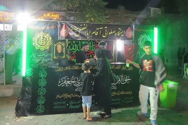 سوگواری عزاداران شهر قیامدشت در شب عاشورای حسینی