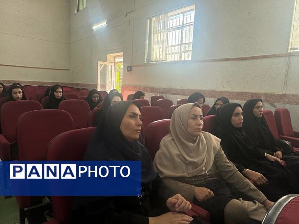 کارگاه توانمندسازی موسسان کودکستان‌های فاروج