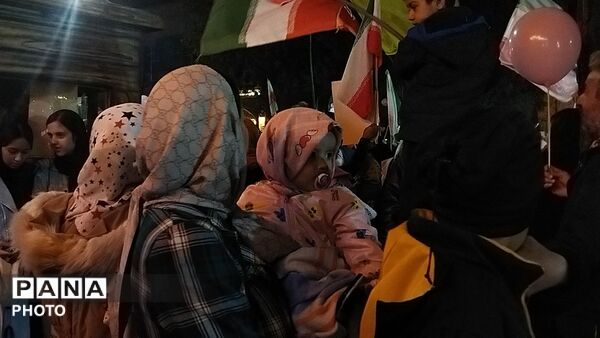 دختران نیشابوری در صف اول تجمعات-۲