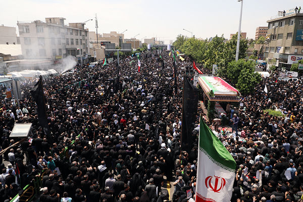 تشییع شهدای خدمت در تهران 