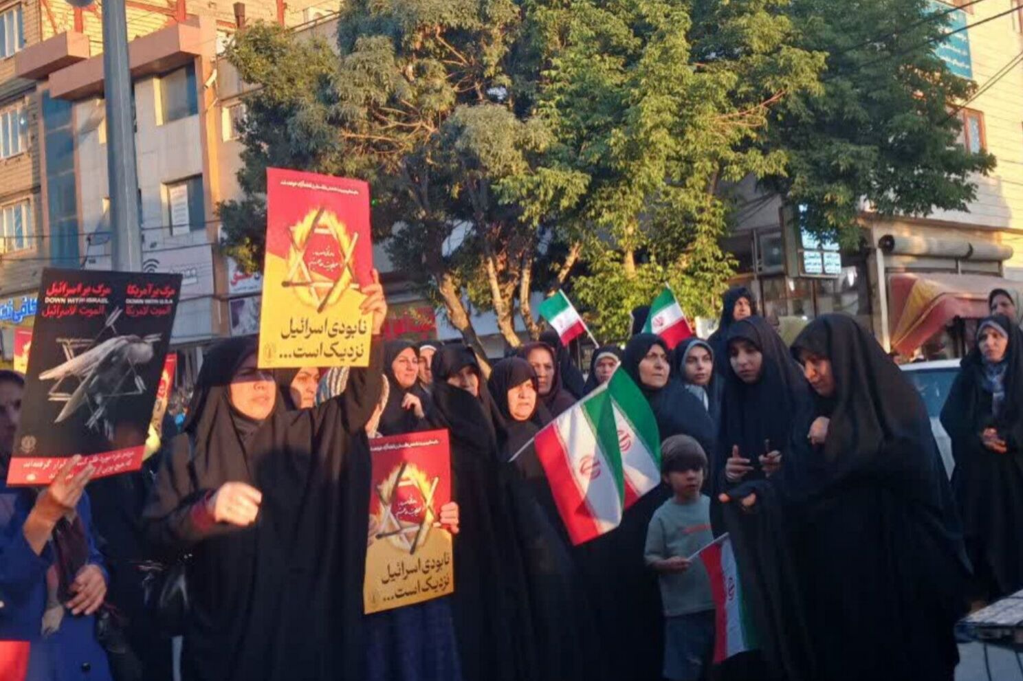 جشن بزرگ پیروزی رزمندگان اسلام در نبرد علیه رژیم صهیونیستی و آمریکای جنایتکار در شهرستان قروه
