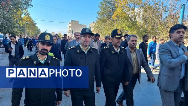 روز ۱۳ آبان: درخششی دیگر در تاریخ شهرستان سلسله با راهپیمایی دانش‌آموزان و مردم
