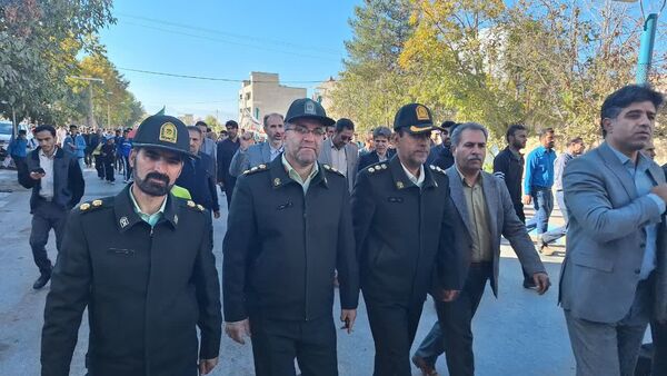 روز ۱۳ آبان: درخششی دیگر در تاریخ شهرستان سلسله با راهپیمایی دانش‌آموزان و مردم