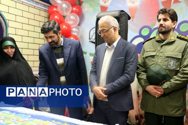  شنیدن صدای انقلاب اسلامی از میان دانش آموزان ایران جان