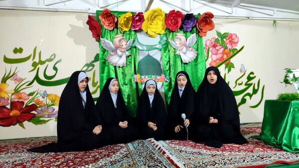 جشن عید مبعث در دبستان شاهد حاج تقی آقا بزرگ مشهد