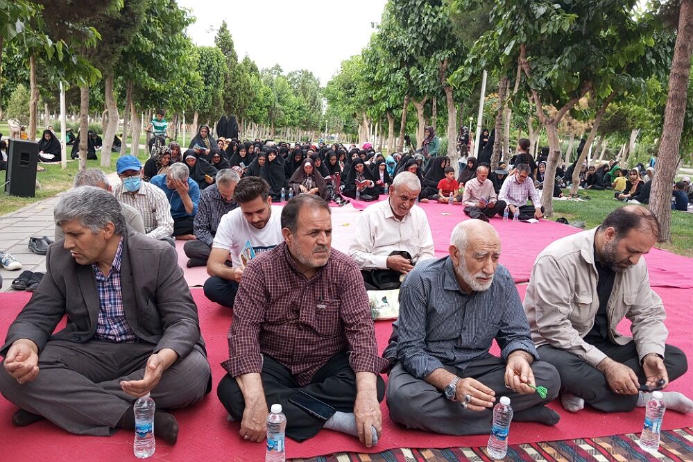 محفل پر فیض دعای عرفه در گلزار شهدا نصیرشهر