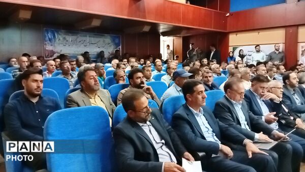 نشست ستاد تسهیل و رفع موانع تولید در فامنین