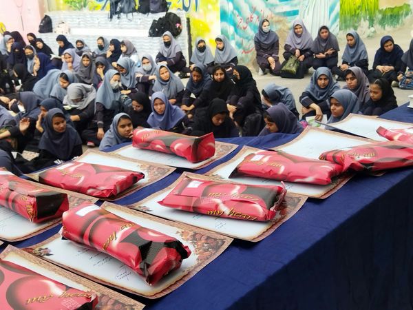 مراسم تجلیل از دانش آموزان جشنواره خوارزمی در دبیرستان عصمتیه 