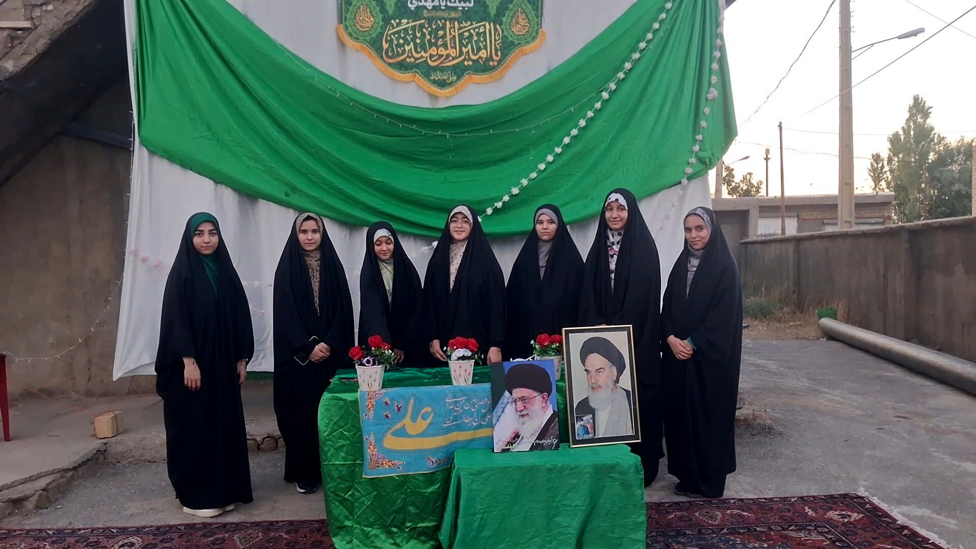 حماسه مردمی در کنجوران سفلی؛ تجدید عهد و بیعت با رهبری در گردهمایی باشکوه اهالی منطقه