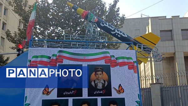 قاب‌هایی از خروش نسل بیدار