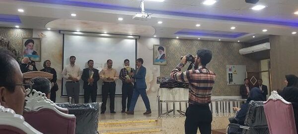 برگزاری اولین جلسه انجمن اولیاء و مربیان دبستان شاهد آقا مصطفی خمینی کاشمر