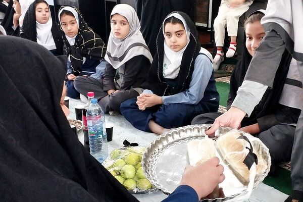 مراسم سوگواری ایام فاطمیه در دبستان موسی‌بن‌جعفر(ع) بهارستان‌دو