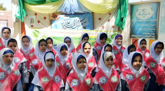 شور و نشاط دانش‌آموزان آباده‌ای در موکب غدیر