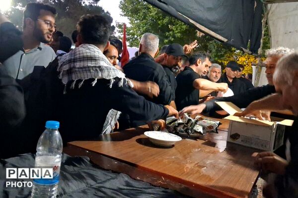 دانشگاه آزاد شهرقدس؛ مأمن زائران اردبیلی در مسیر وداع با رهبر شهید