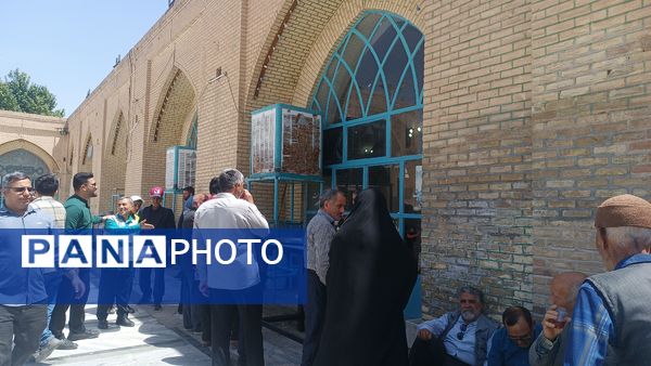 نماز جمعه با حضور مسئولان آموزش و پرورش نیشابور به مناسبت هفته بزرگداشت معلم 