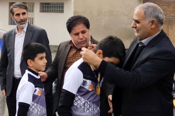 رقابت هیجان‌انگیز فوتبال دانش‌آموزی منطقه ۵ به پایان رسید