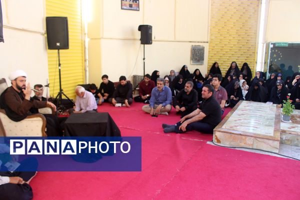 زمزمه عاشقانه دعای عرفه در یادمان 14 شهید گمنام کوه خضر نبی(ع)