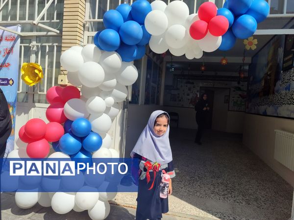 مراسم جشن شکوفه‌‎ها در دبستان شاهد حاج تقی آقا بزرگ مشهد 