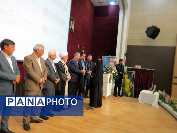 آیین تجلیل از معلمان نمونه استانی در بجنورد