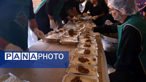  پخش 8600 غذای گرم با همت مرکز نیکوکاری شهید مهدی باکری و موسسه نذرواره در تبریز