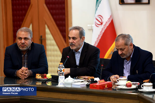 دیدار اعضای ستاد مرکزی فرهنگیان با گزینه پیشنهادی وزارت آموزش و پرورش