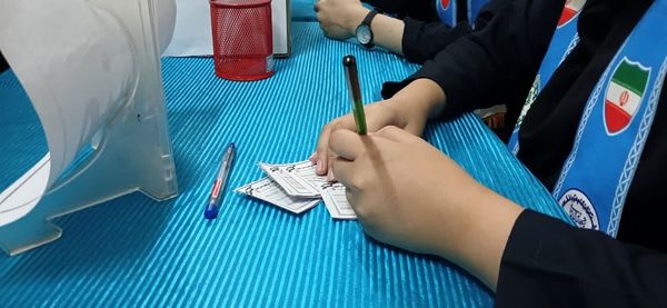 حس و حال انتخابات شورای دانش آموزی در دبیرستان حضرت خدیجه (س) جعفریه قم 