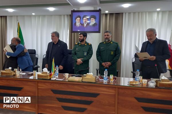 جلسه هم اندیشی با مدیران مدارس چهاردانگه