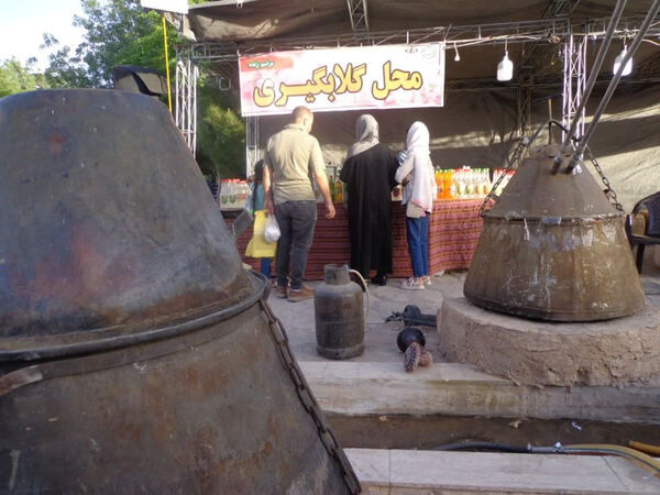 دومین نمایشگاه گل و گلاب در پردیسان قم