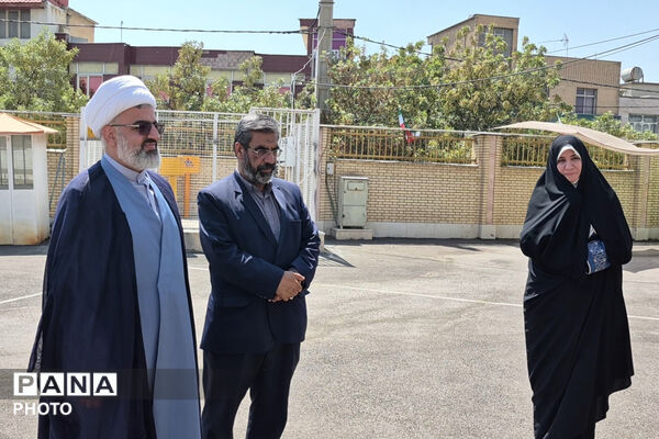 نخستین نماز جماعت سال تحصیلی در ناحیه یک شیراز