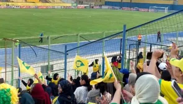 حضور بانوان آبادانی در ورزشگاه تختی؛ تجربه‌ای بی‌سابقه و پرهیجان