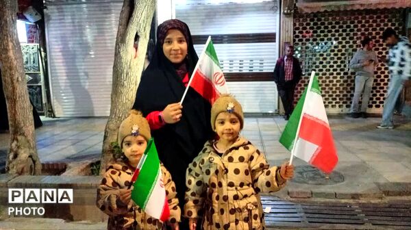 حضور پررنگ کودکان و نوجوان در تجمعات شبانه 
