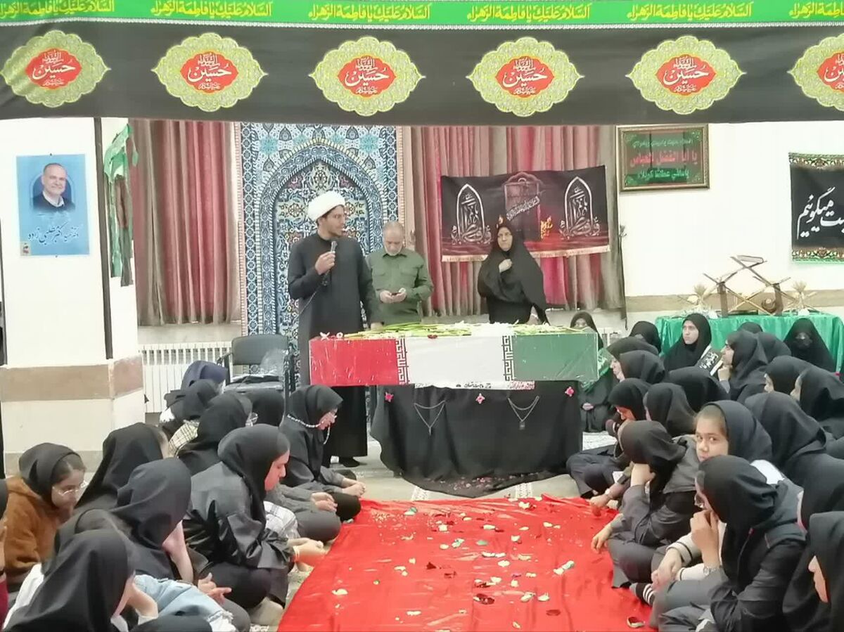 تجدید عهد دانش‌آموزان با آرمان‌های شهدا
