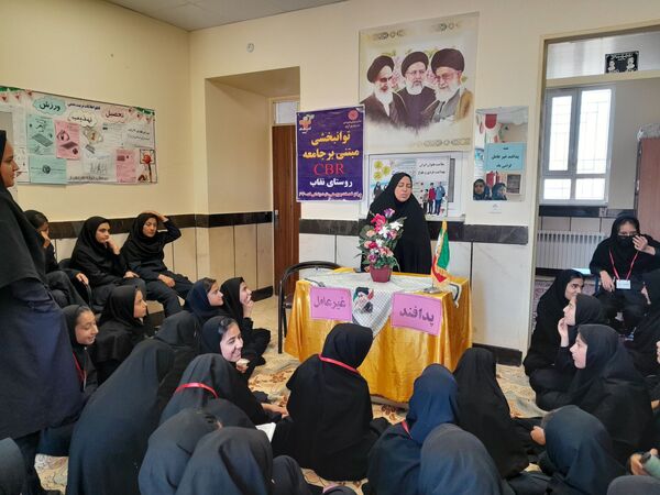 جلسه توجیهی  سلامت بانوان در دبیرستان مادرمهربان خلیل آباد