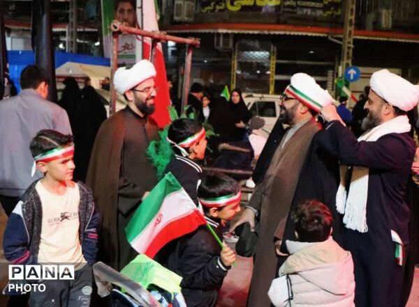 حماسه حضور دانش‌آموزی در بناب 