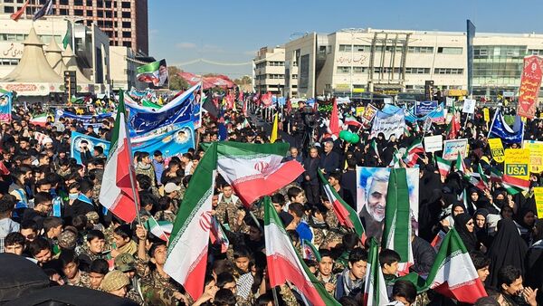 اجتماع عظیم دانش‌آموزان شهر مشهد به مناسبت روز دانش‌آموز