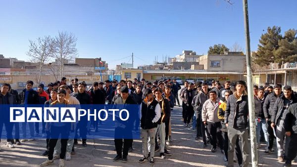 آیین تجلیل و قدردانی از برترین‌های مسابقات فوتسال درون مدرسه‌ای در دبیرستان امام رضا (ع) 