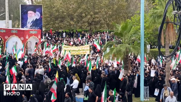 وداع حماسی دریادلان هرمزگان با فرمانده شهید علیرضا تنگسیری در بندرعباس