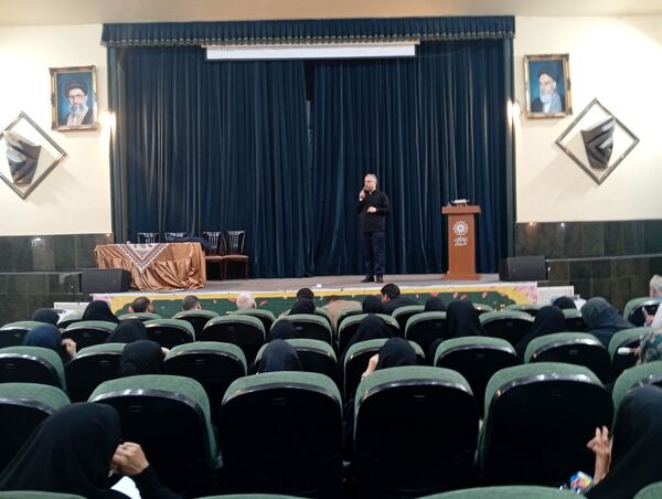 اجلاس مدیران آموزش‌وپرورش منطقه ۱۰ با محوریت تقبیح جنایات صهیونیست‌ها و تقویت پایگاه‌های تابستانی مدارس