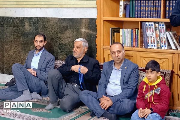 اقامه نماز جمعه ورامین در مسجد صاحب‌الزمان(عج) با حضور گسترده مردم و مسئولان