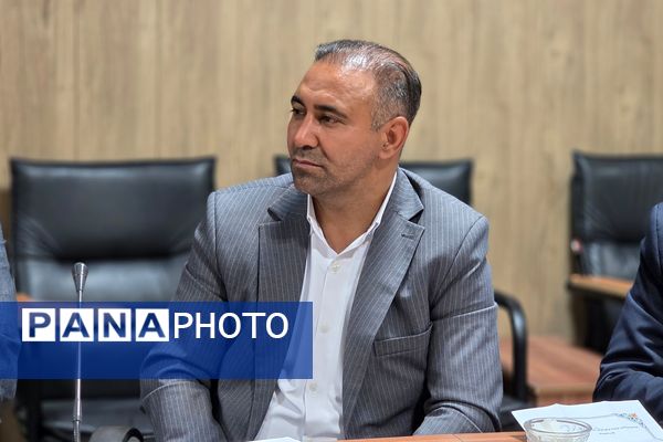 سومین جلسه شورای آموزش و پرورش ناحیه دو بهارستان