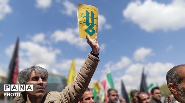 سیل خروشان عشاق رهبر شهید انقلاب اسلامی در بروجرد 
