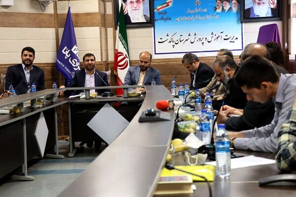 نشست خبری مدیر آموزش و پرورش پاکدشت به مناسبت گرامیداشت هفته معلم