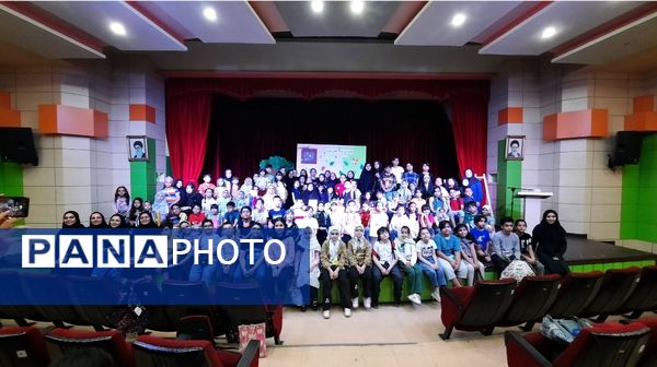 هم‌نشینی اعضای مراکز کانون پرورش فکری کودکان و نوجوانان در مشهد