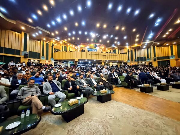 جشن بزرگ ازدواج دانشجویی در دانشگاه آزاد اسلامی واحد کرج