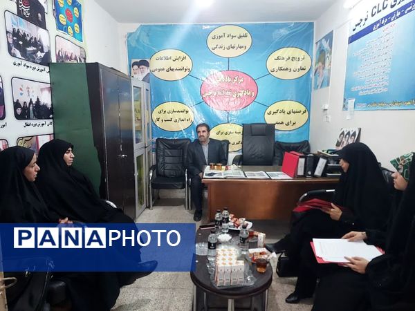 بازدید از فعالیت‌های مرکز یادگیری دولتی نرجس ناحیه یک مشهد