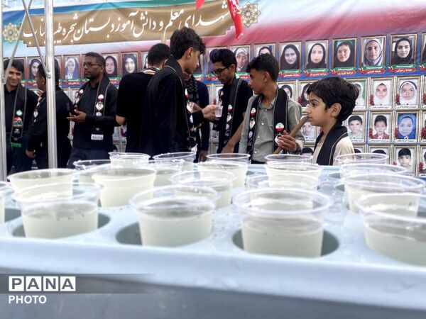جاماندگان اربعین میهمان سفره مهرِ سازمان دانش‌آموزی شدند