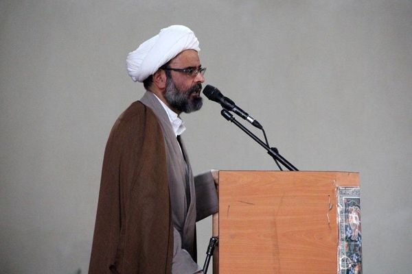 برگزاری نماز جمعه شهر قیامدشت با حضور رئیس اداره آموزش و پرورش ناحیه یک شهرری