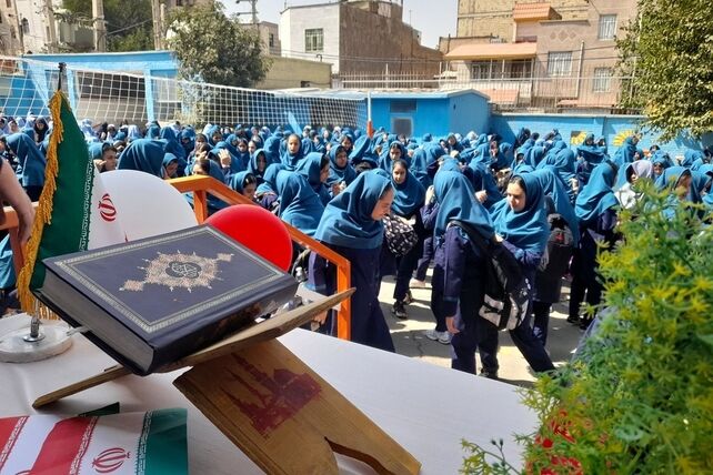 جام مهر با هدف ایجاد شور و نشاط در دبیرستان عفاف