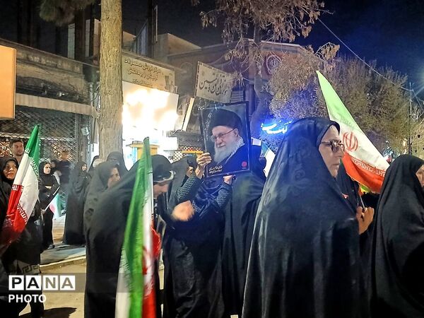 مراسم تشییع دو شهید شهرک صنعتی خیام زبرخان در حسینیه امام نیشابور 
