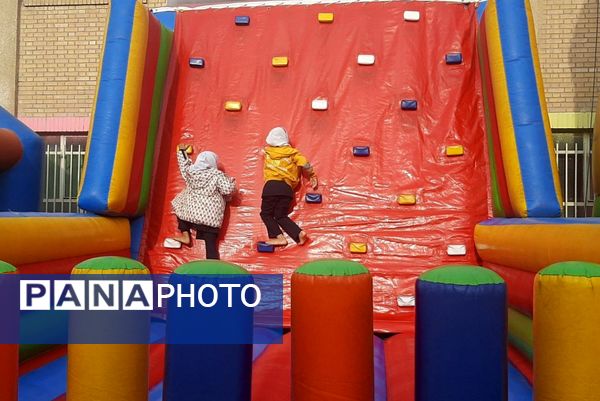 شهربازی مدرسه‌ای در دبستان عمار رباط‌کریم